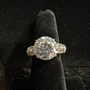 Intricate 3ct Silver Women's Ring